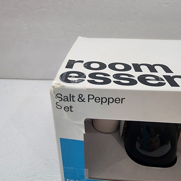 Arches Salt &Pepper Stoneware Shakers Room Essentials New In Box - Picture 3 of 9